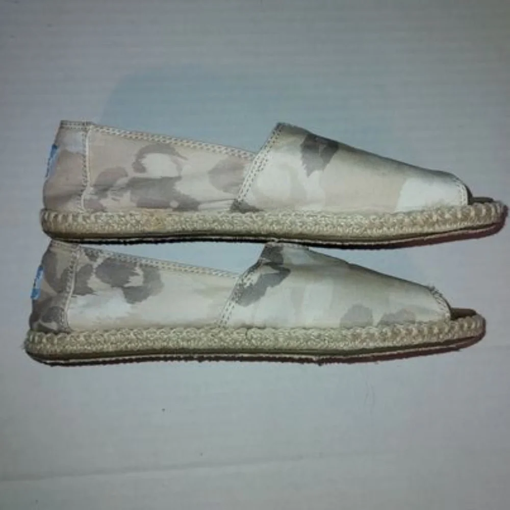 TOMS open toe espadrille watercolor slip-on sz 7.5